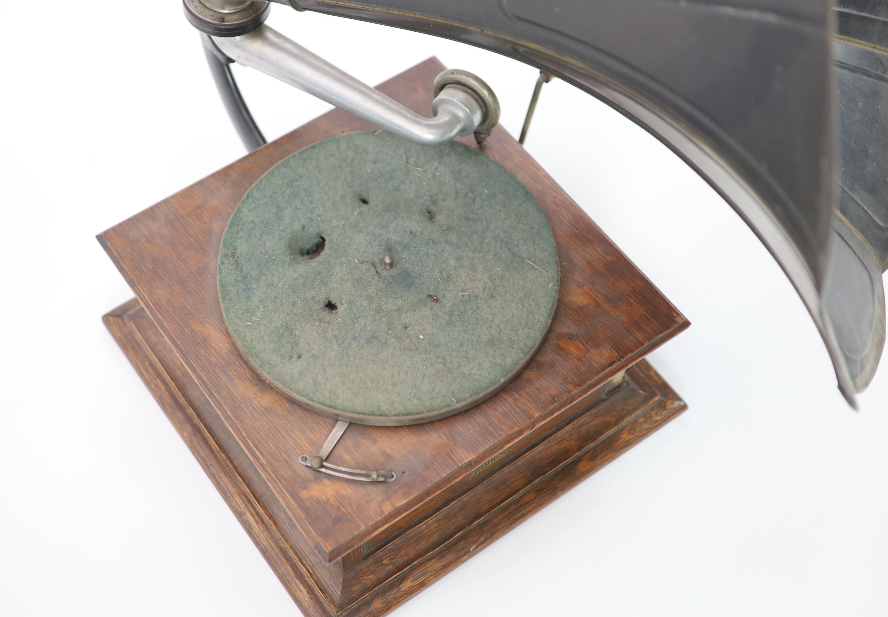 An Edwardian oak cased Columbia gramophone 70cm high.
